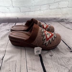 Born Bandy clogs